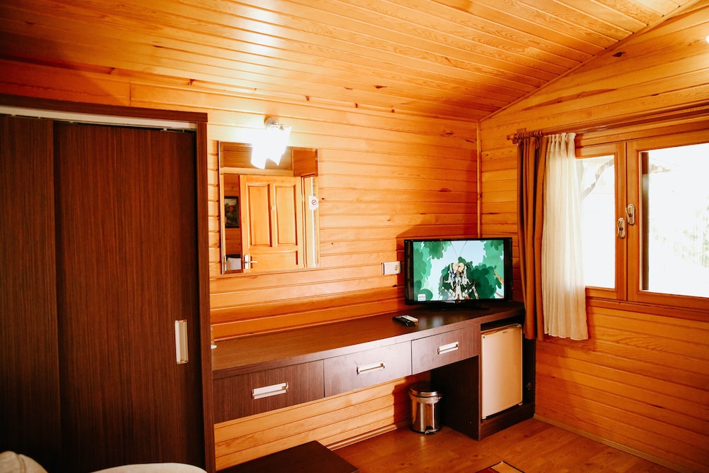 Canada Hotel & Bungalows 25/50