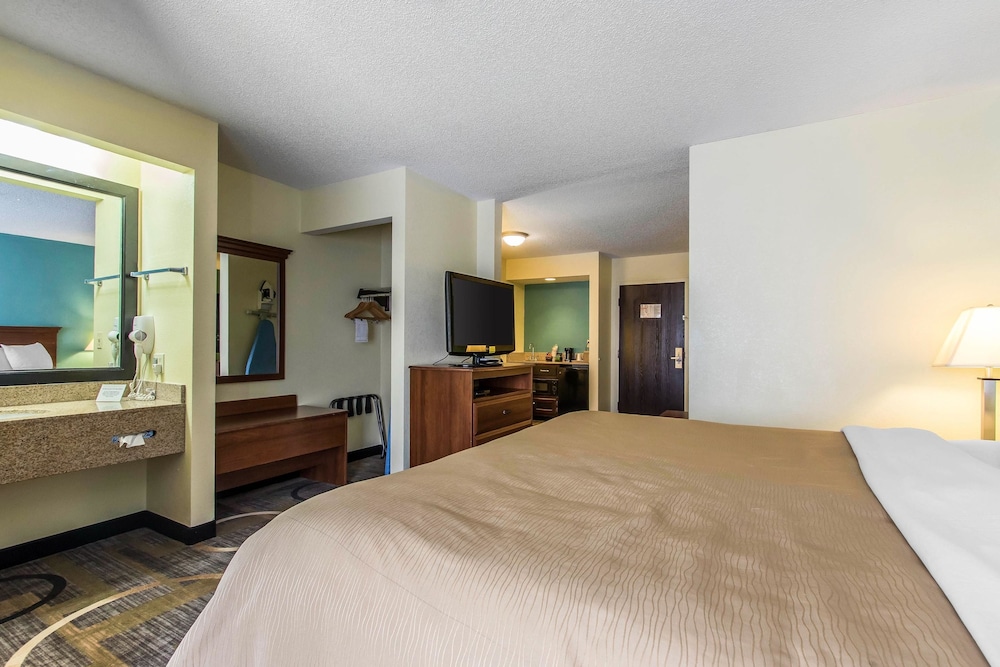 Baymont by Wyndham Memphis I-40 3/17