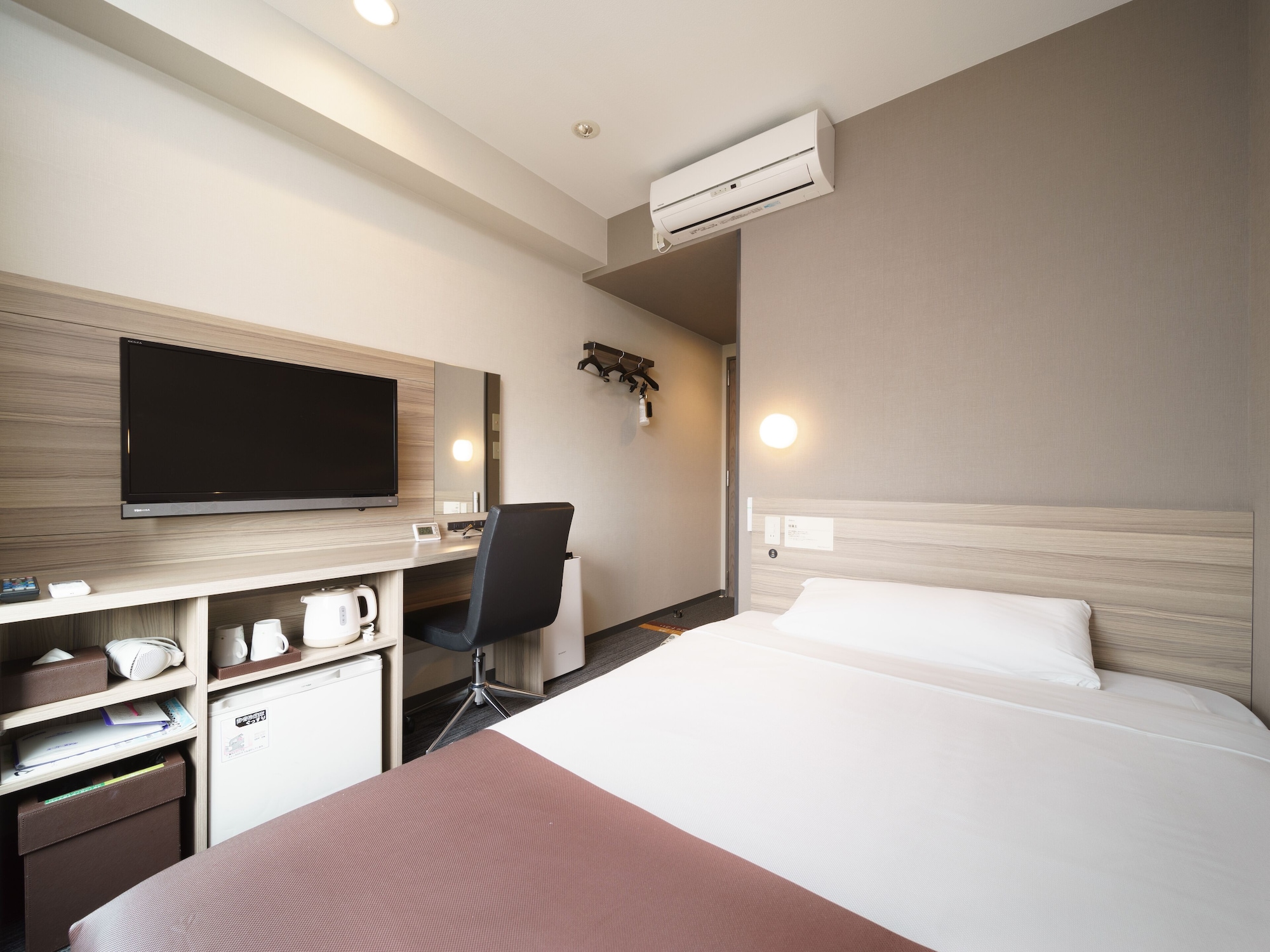ROOM, SINGLE, DOUBLE BED