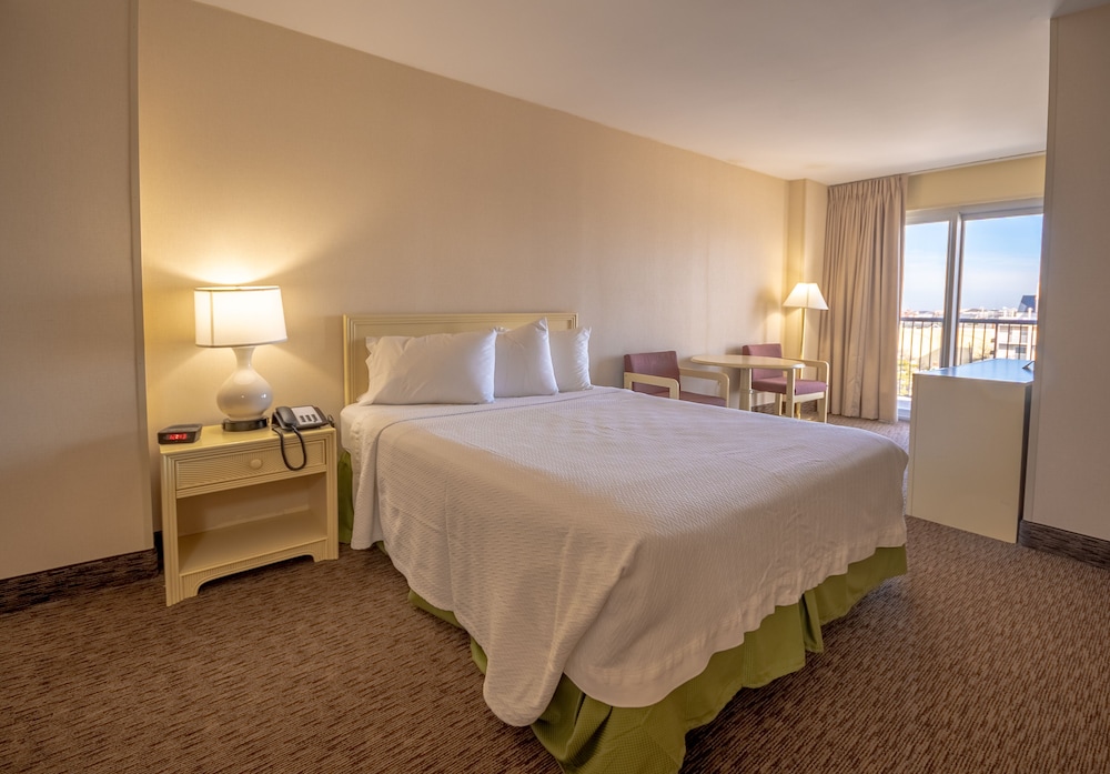 Americana Hotel Oceanfront 21/68
