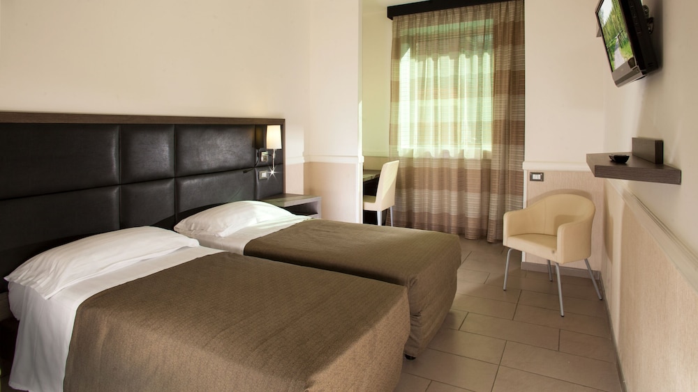 Artis Hotel 15/50