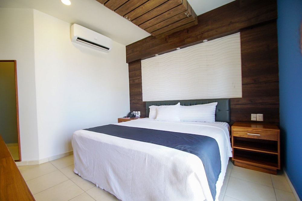 Hotel & Suites Clipperton 5/66