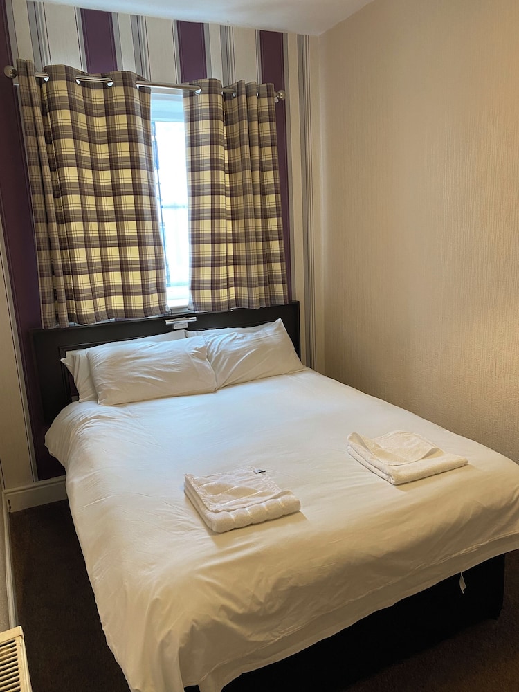 The Arncliffe Hotel 19/50