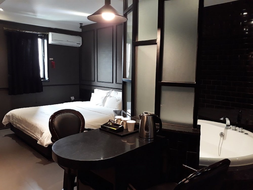 Hotel Almond Busan Station 45/47