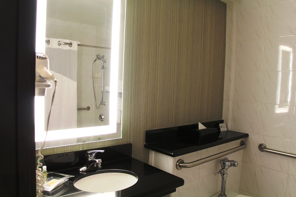 DoubleTree by Hilton Buena Park 19/57