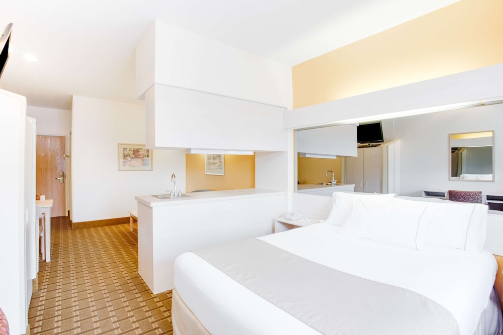 SureStay Hotel by Best Western Christiansburg Blacksburg 9/23