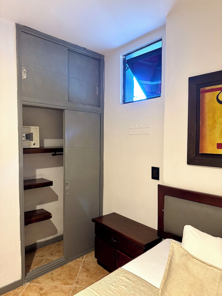 Hotel Plaza Mayor 35/64