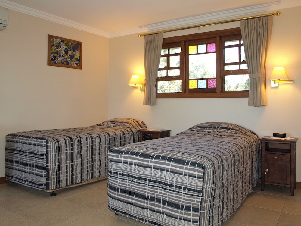 AMAMOOR LODGE 24/63