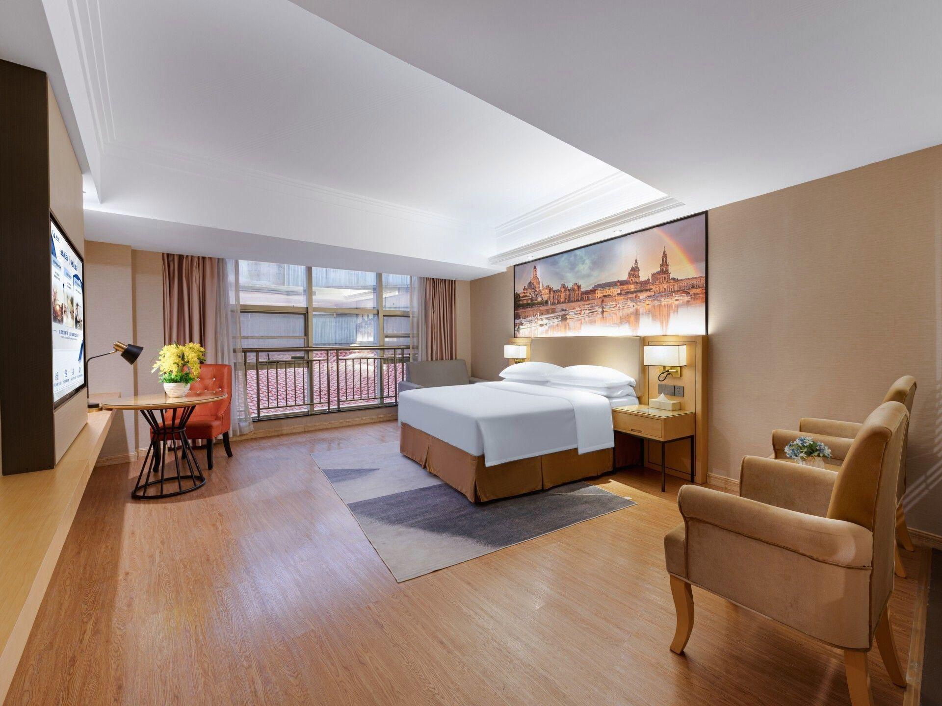 Vienna International Hotel (Nanning East Railway Station) 25/50