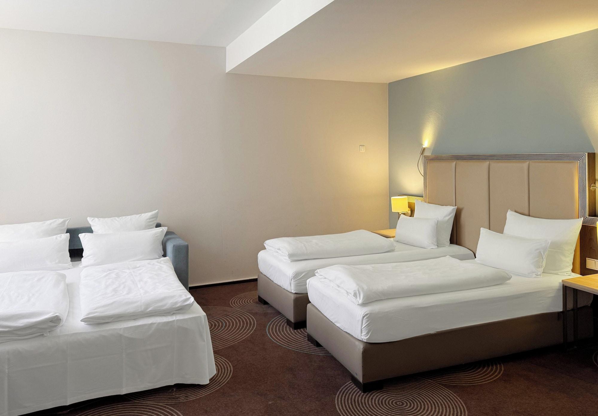 Family, Multiple Beds