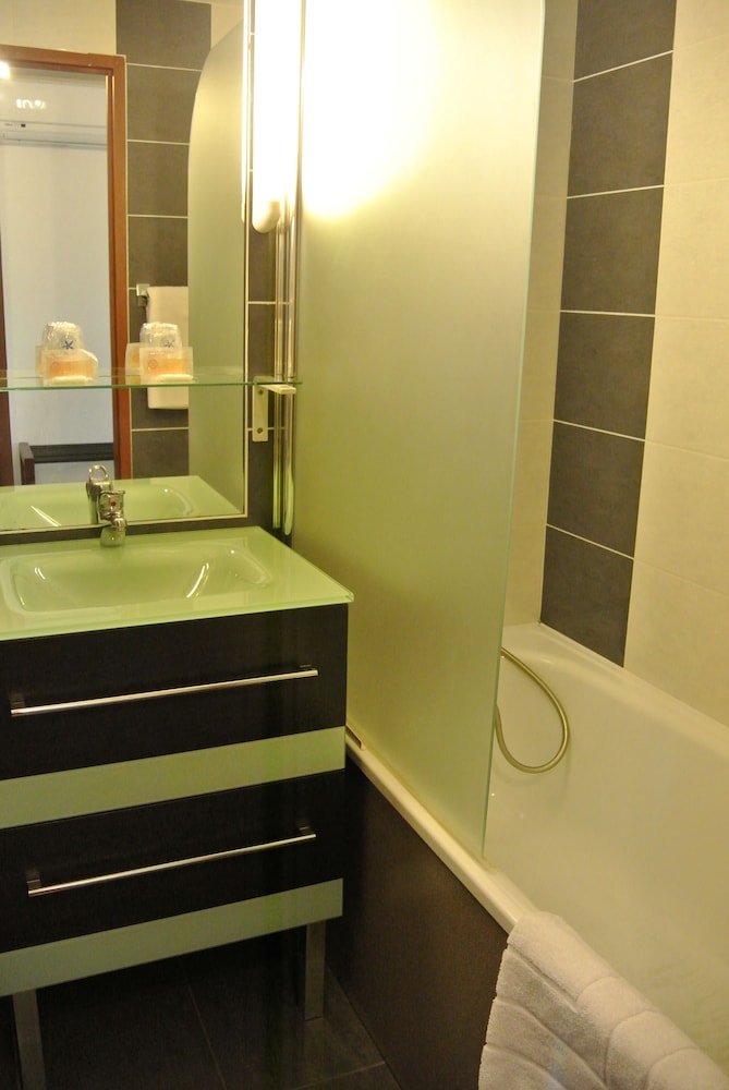 Hotel the Originals Dijon Ouest Castel Burgond 30/30