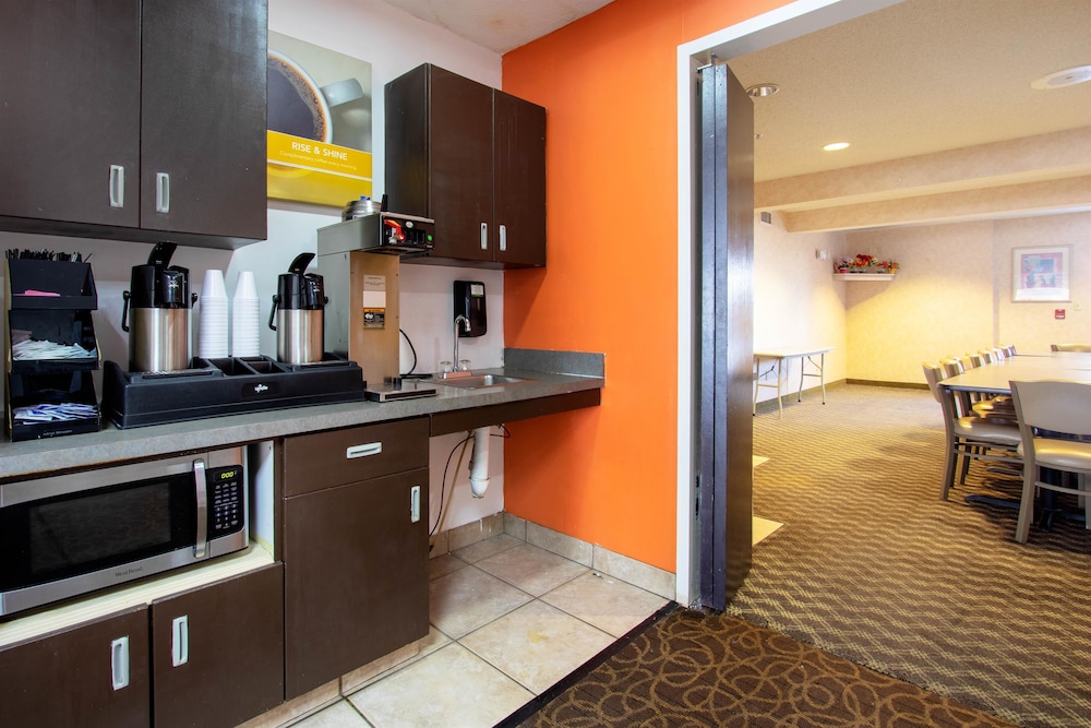 Motel6 El Paso, TX - Southeast 35/45