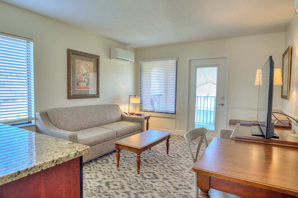 La Fiesta Ocean Inn And Suites 27/50