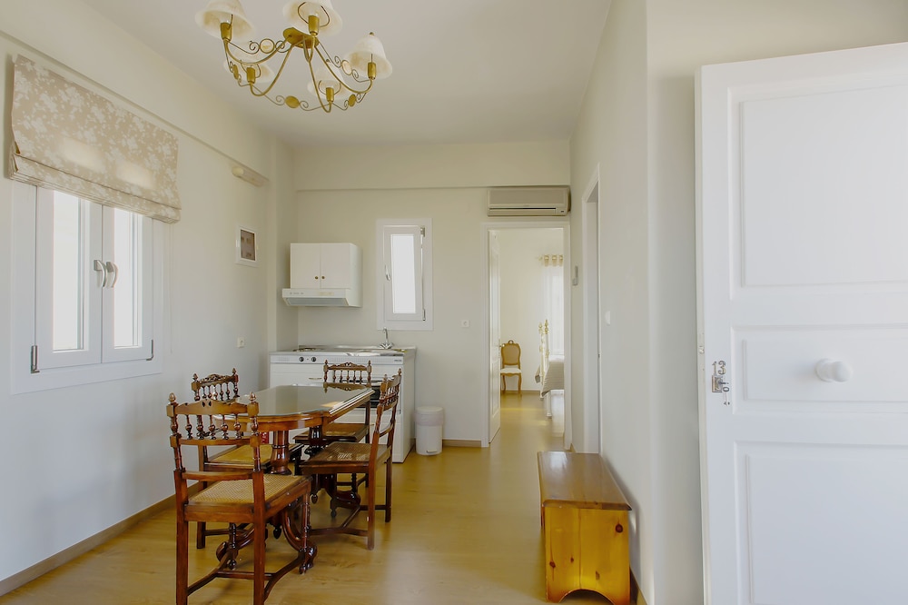 Emilia Luxury Apartments 25/33