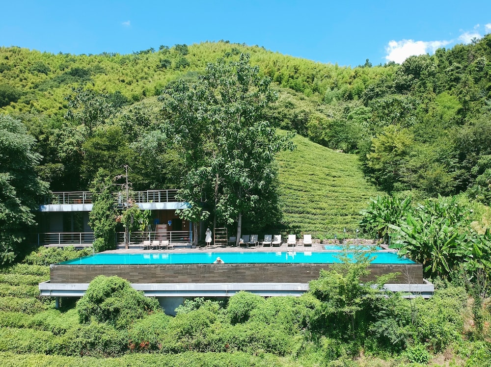 Meijie Mountain Hotspring Resort 40/43