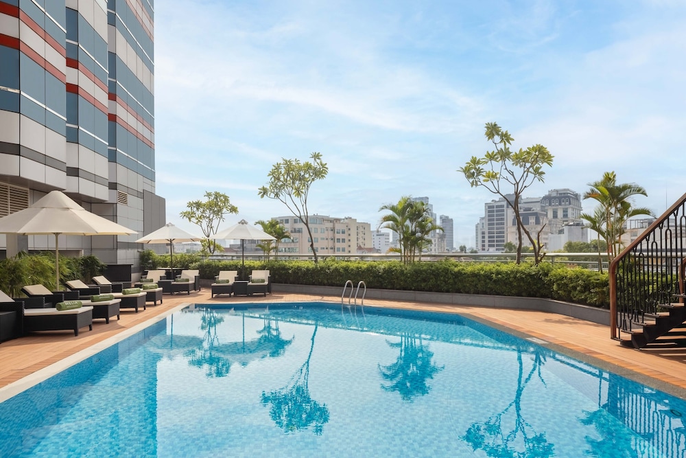 Melia Hanoi 27/50