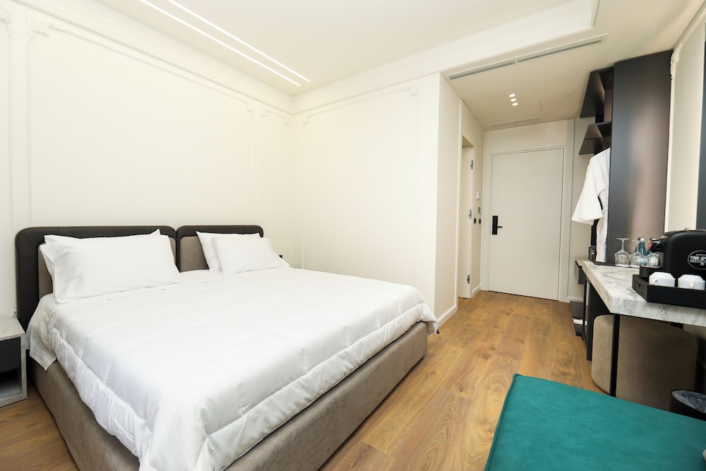 Hotel Adore 43/60