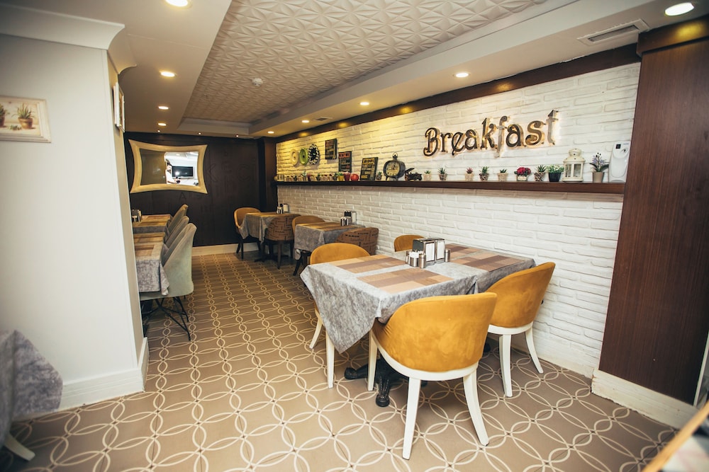Just Inn Hotel 45/55
