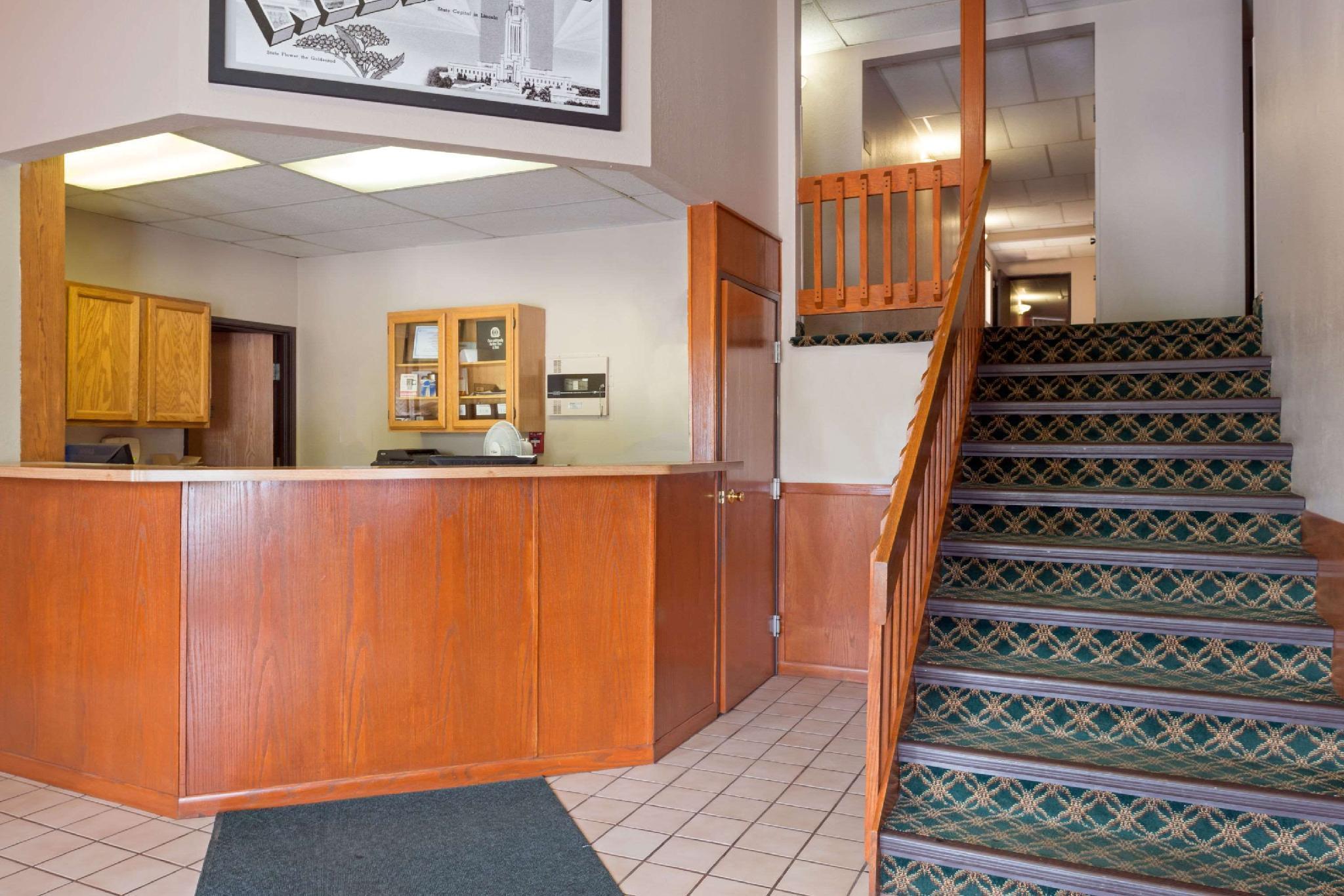 Super 8 by Wyndham Omaha NE 7/28