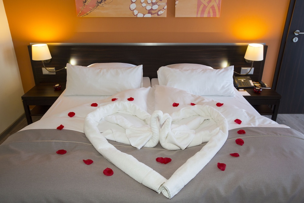 TOP CountryLine Heide Spa Hotel 32/68