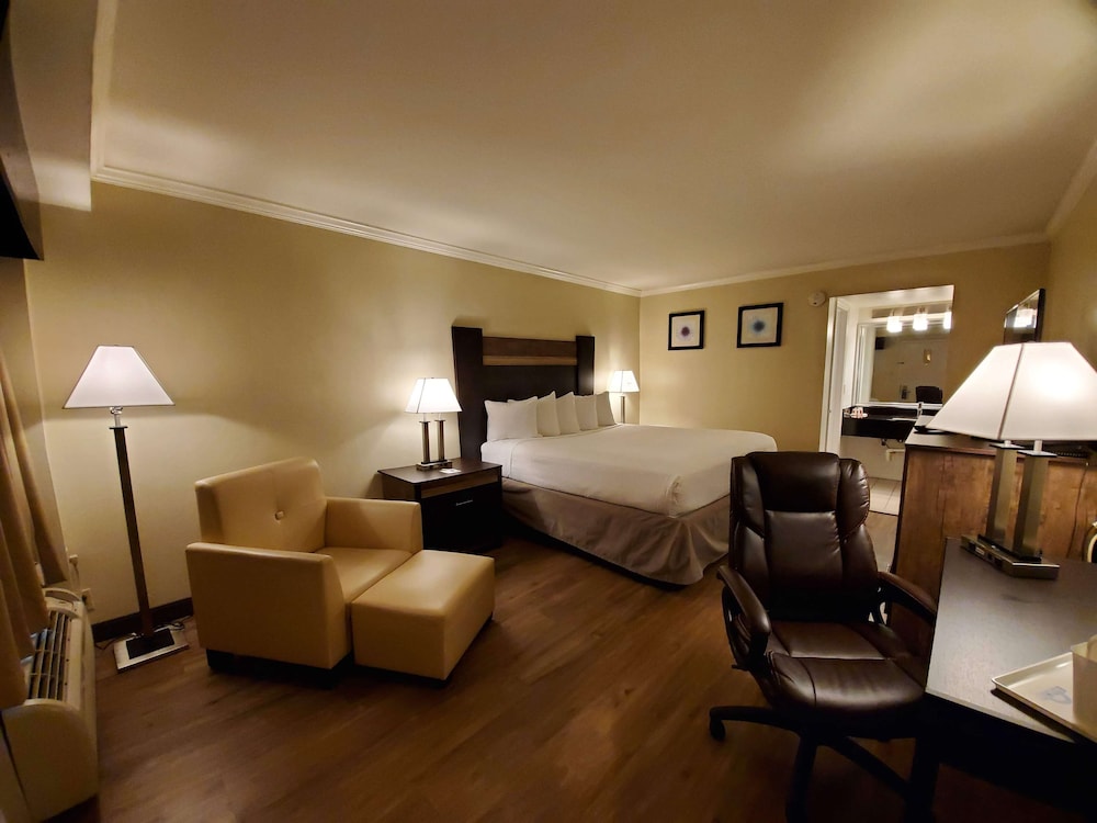 Days Inn by Wyndham Wilmington Brandywine 17/33