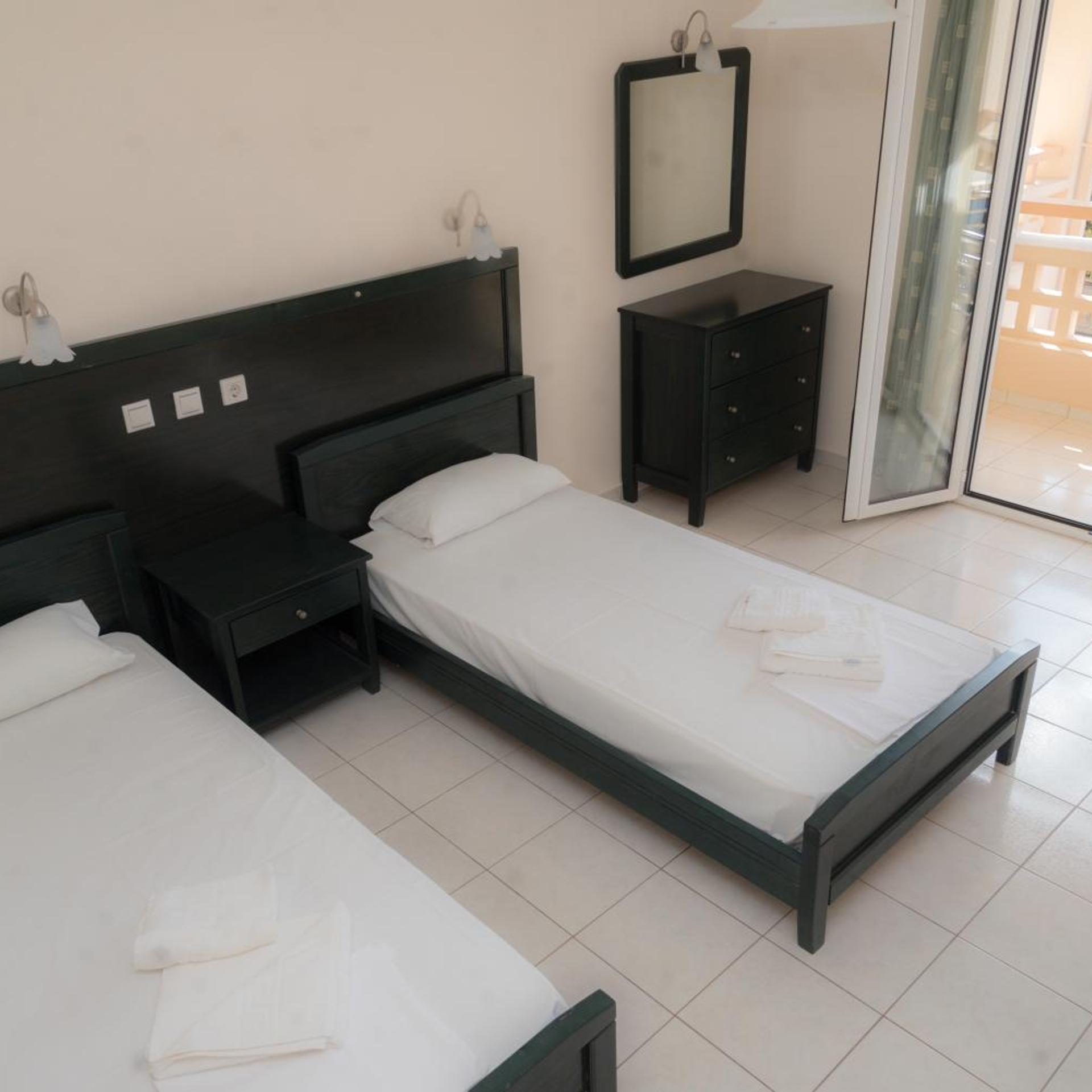 Sunset Studios Apartments 14/50