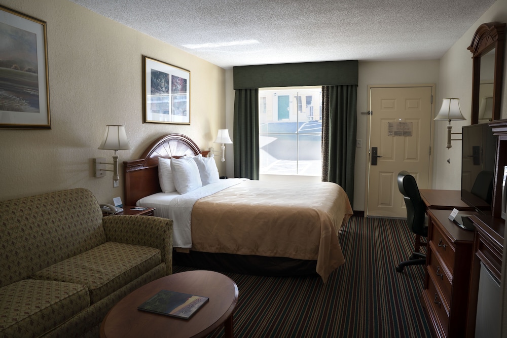 Quality Inn Suites Biltmore East 29/29