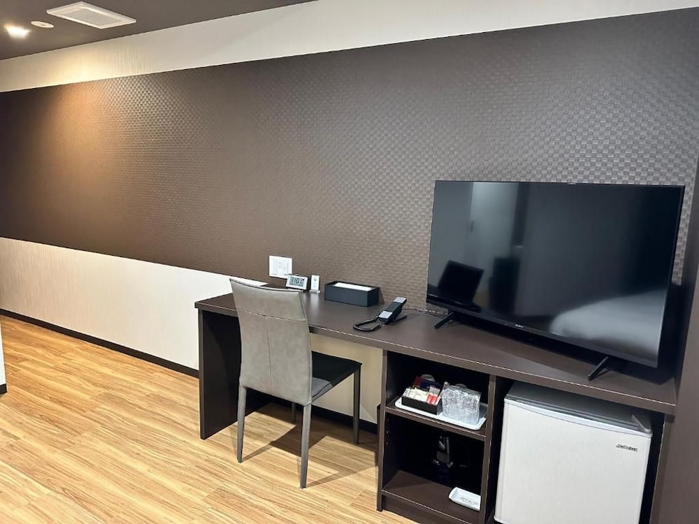 Reftel Osaka Airport Hotel 46/55