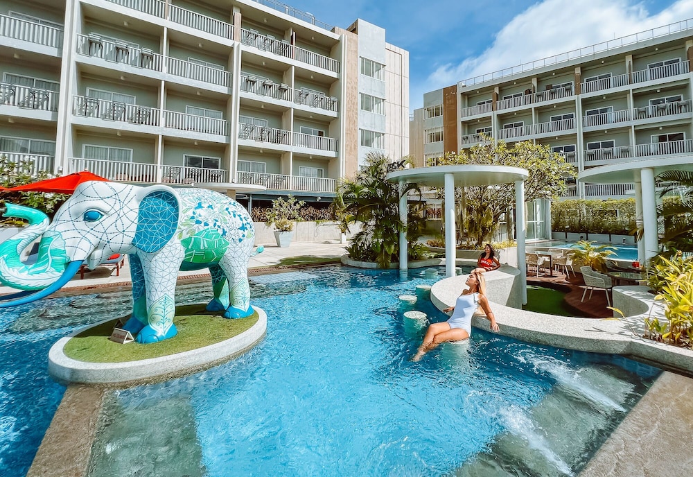 Ramada By Wyndham Phuket Deevana in PATONG BEACH