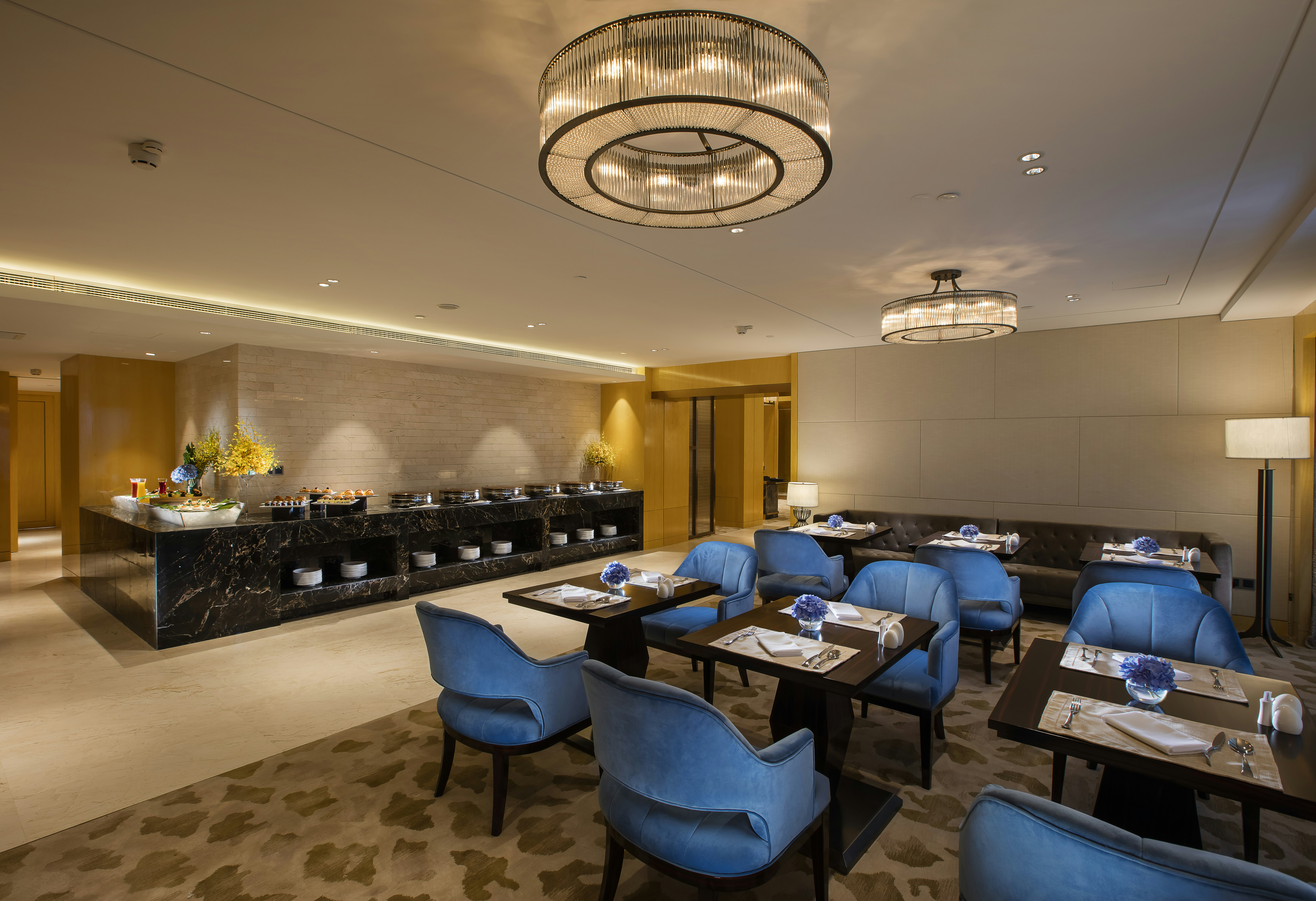 HILTON WUHAN RIVERSIDE 52/79
