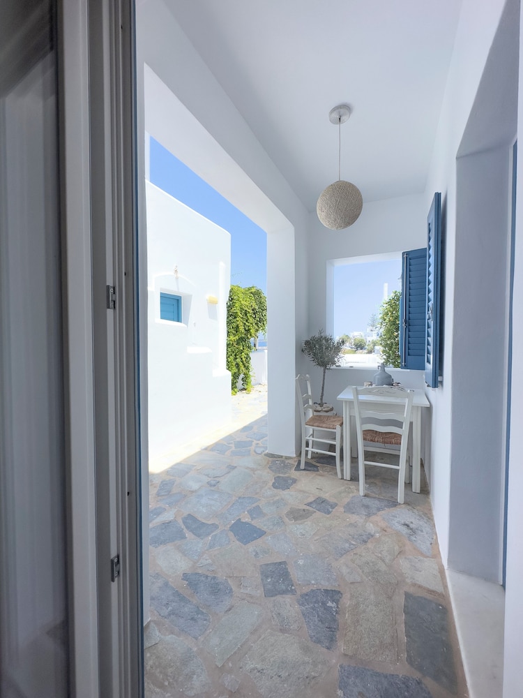 Alexandros Studios And Apartments 6/76