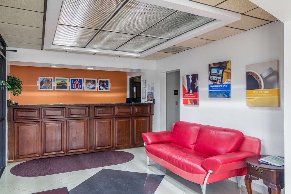 Lobby at Motel6 Waycross, GA, WAYCROSS - GA