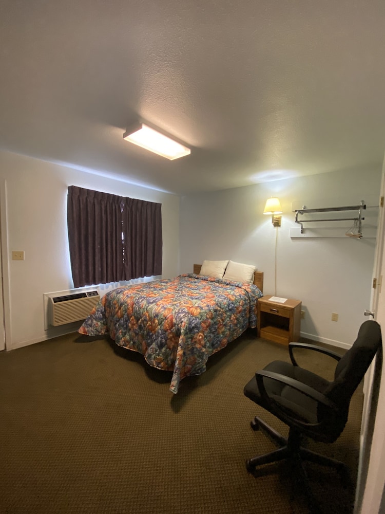 Regency Inn Comanche 10/36