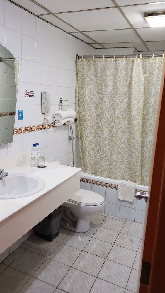 Ramada Hotel Guayaquil 44/45