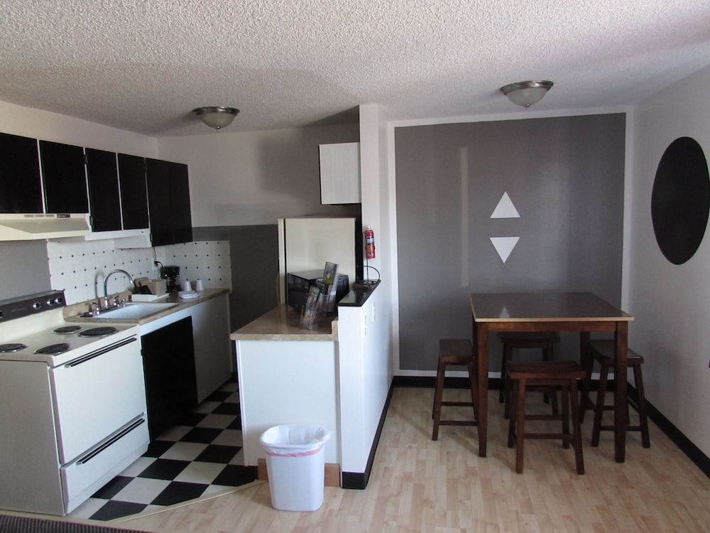 Kennewick Suites 44/58