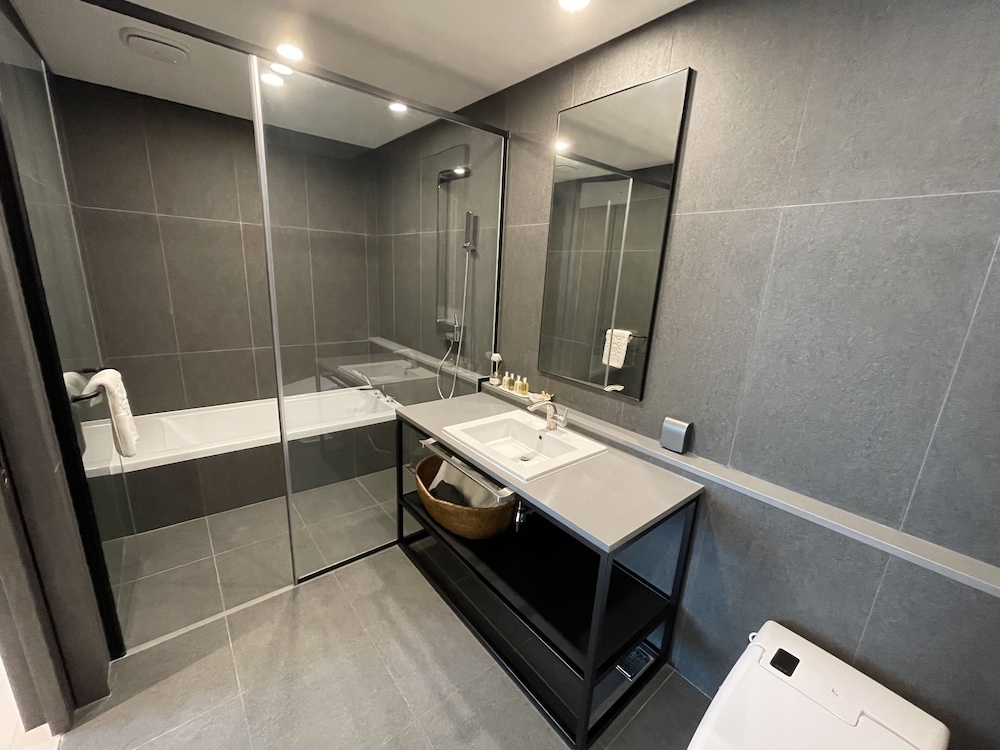 AG405 Hotel 50/50