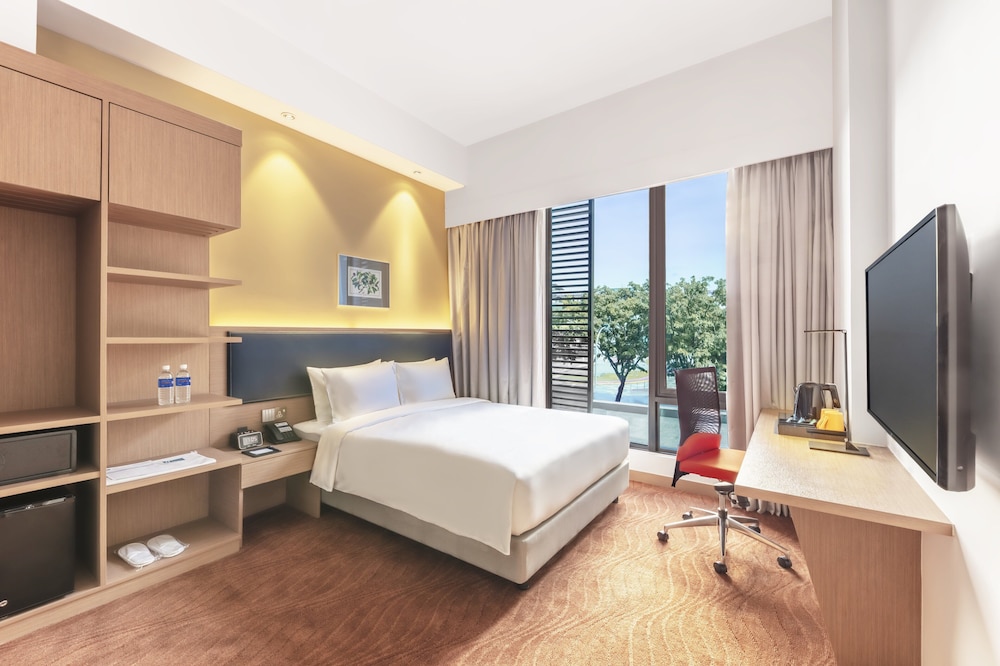 HOLIDAY INN EXPRESS KOTA KINABALU CITY CENTRE 19/55
