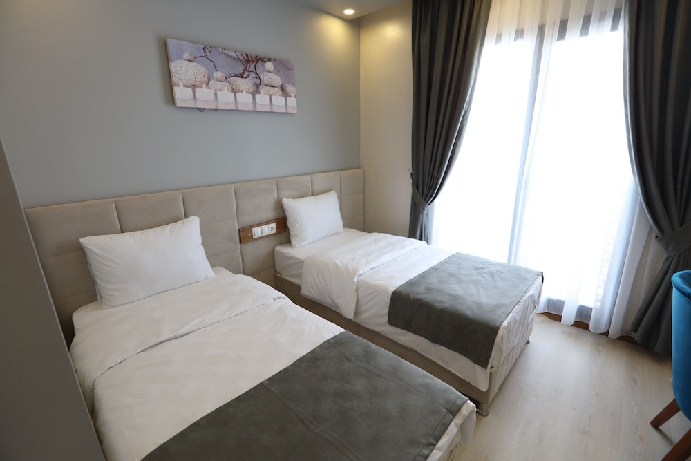 ROYAL INCI AIRPORT HOTEL 22/67