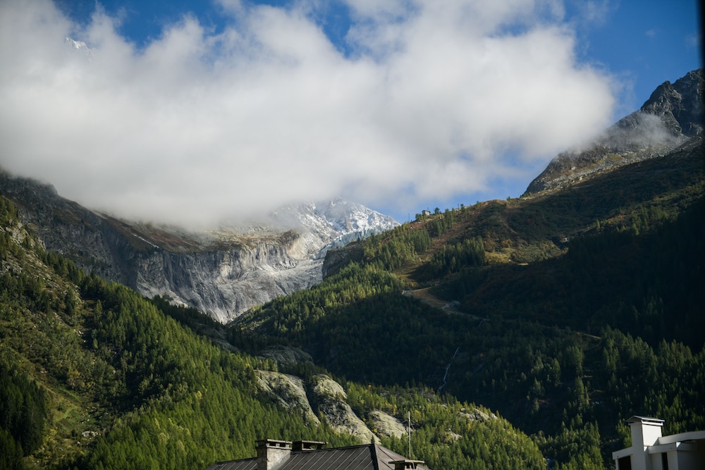 Hotel Le Dahu 25/38