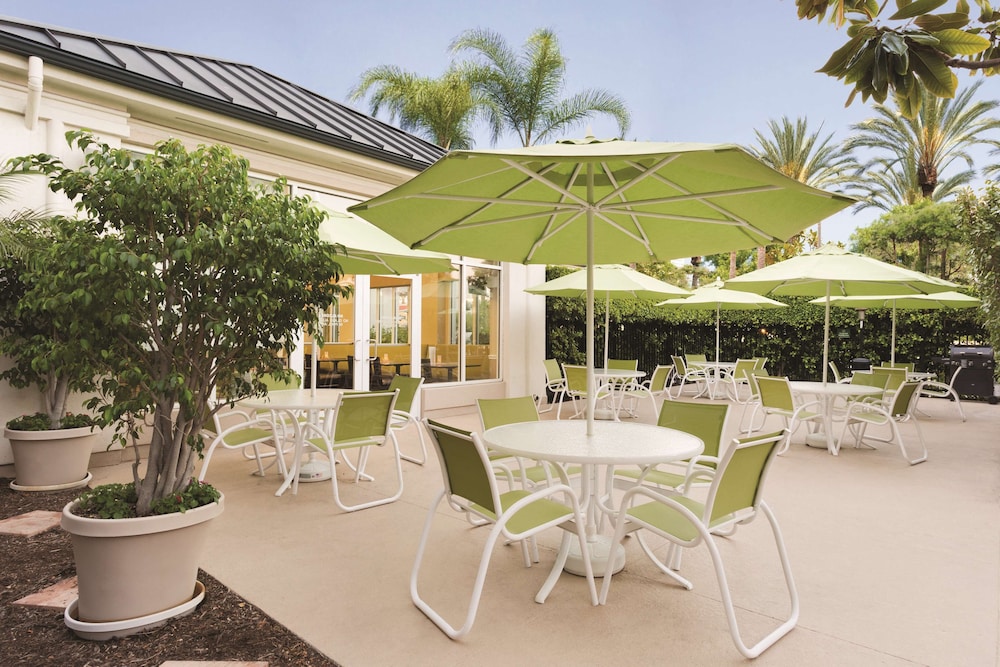 Hilton Garden Inn Anaheim Garden Grove 30/41