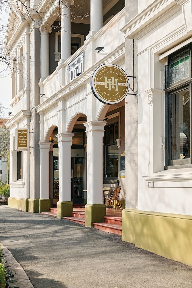 HEALESVILLE HOTEL 1/50