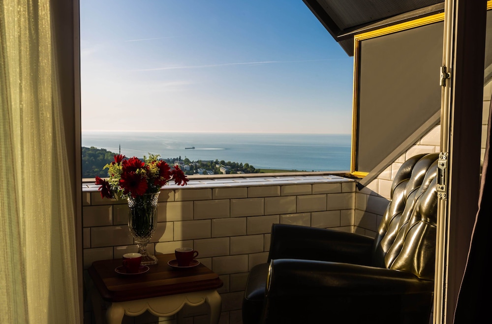 Andalouse Otel 44/49