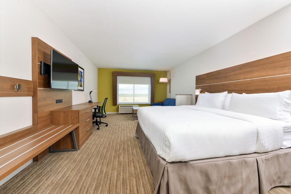 Holiday Inn Express Suites Ogallala 29/75