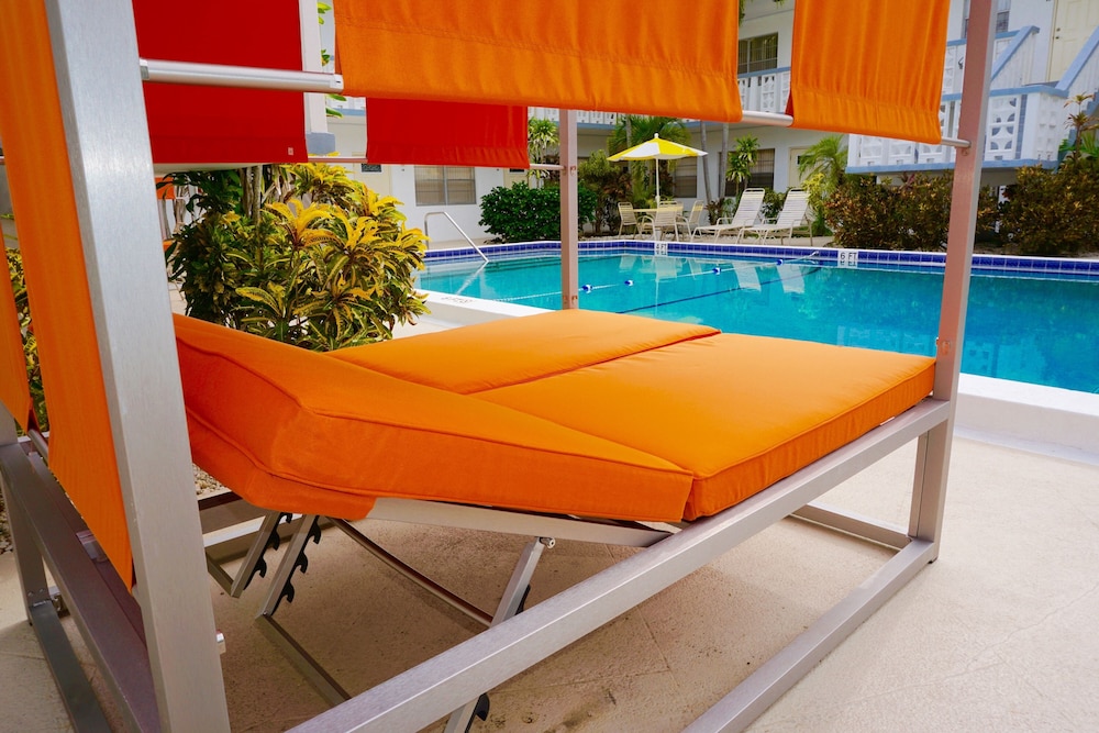 Club Lux Resort By the Beach 35/67
