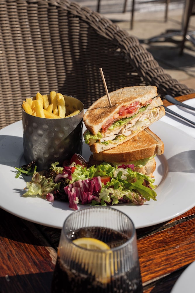 Feversham Arms Hotel Verbena Spa 67/75