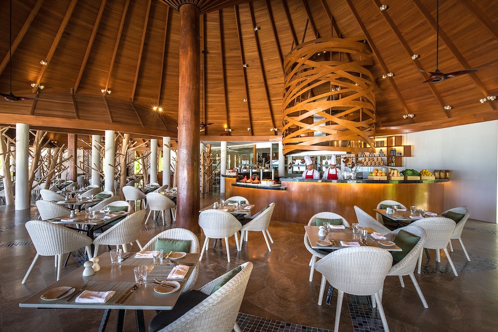 Ozen Life Maadhoo Resort 47/63