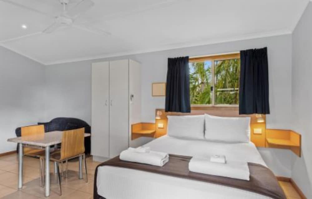 Studio, Cabin, Queen Bed