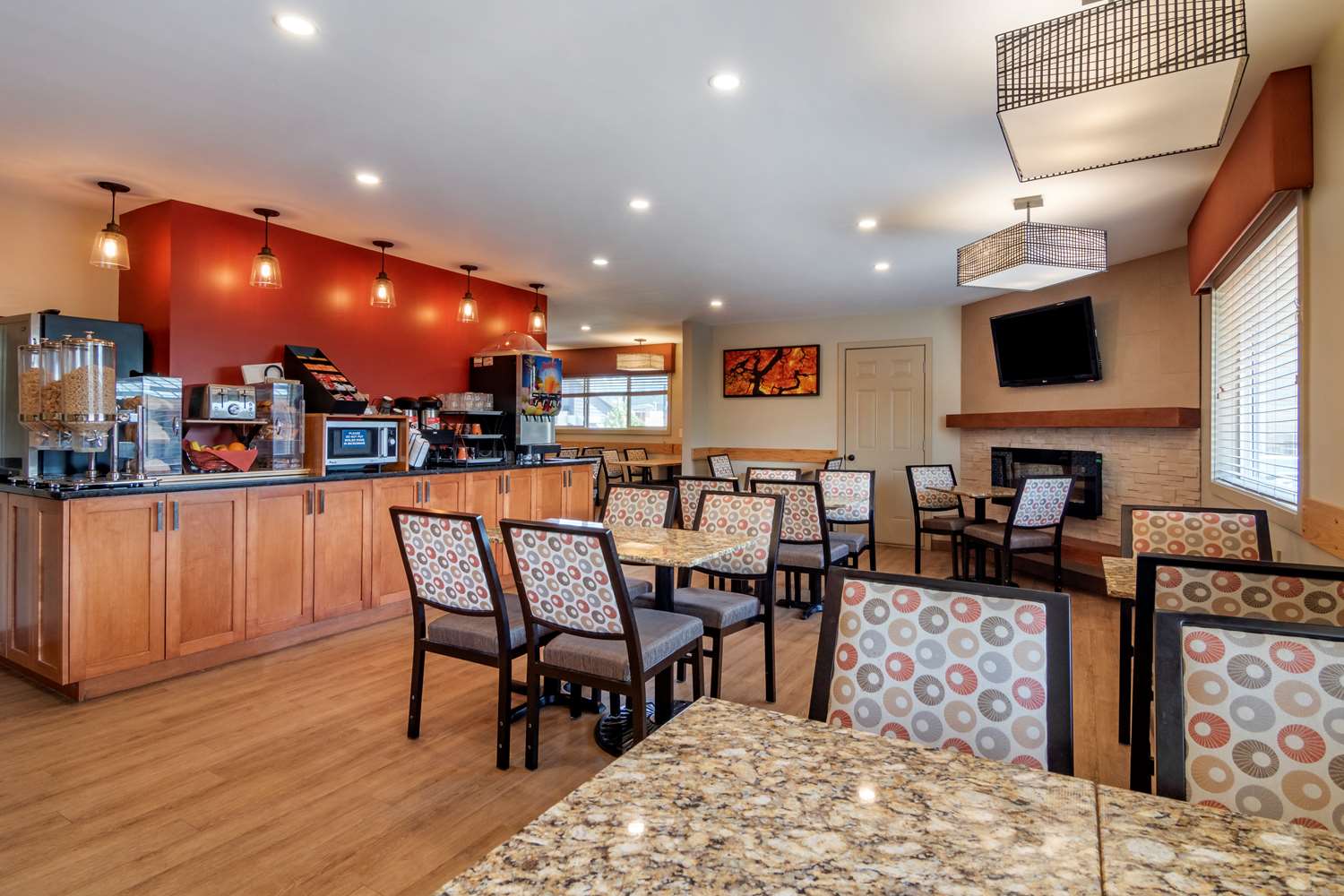Surestay Plus Hotel By Best Western Salmon Arm 25/32