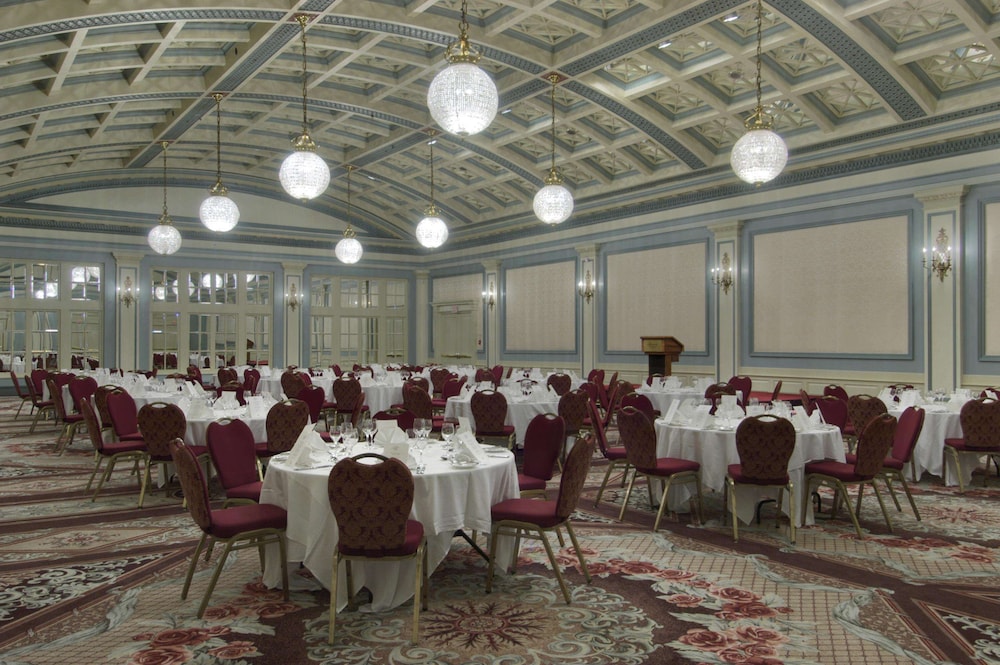 Fairmont Empress Hotel 66/75