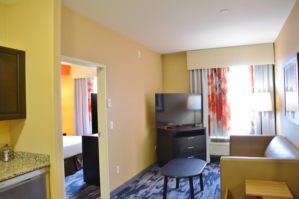 Fairfield Inn Suites By Marriott Grand Junction Downtown 37/51